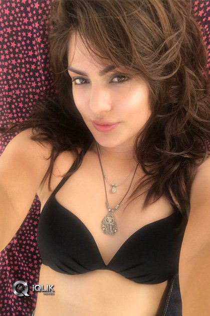 Rhea-Chakraborty